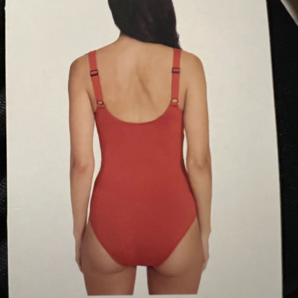 NWOT DKNY One Piece Cutout Front‎ Swimsuit Red - Picture 2 of 4